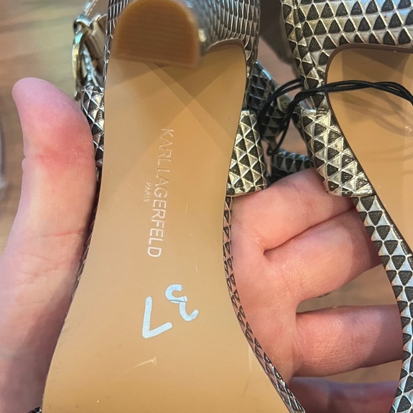 NWT - Karl Lagerfeld - Black and White Patterned Heels - Picture 7 of 16